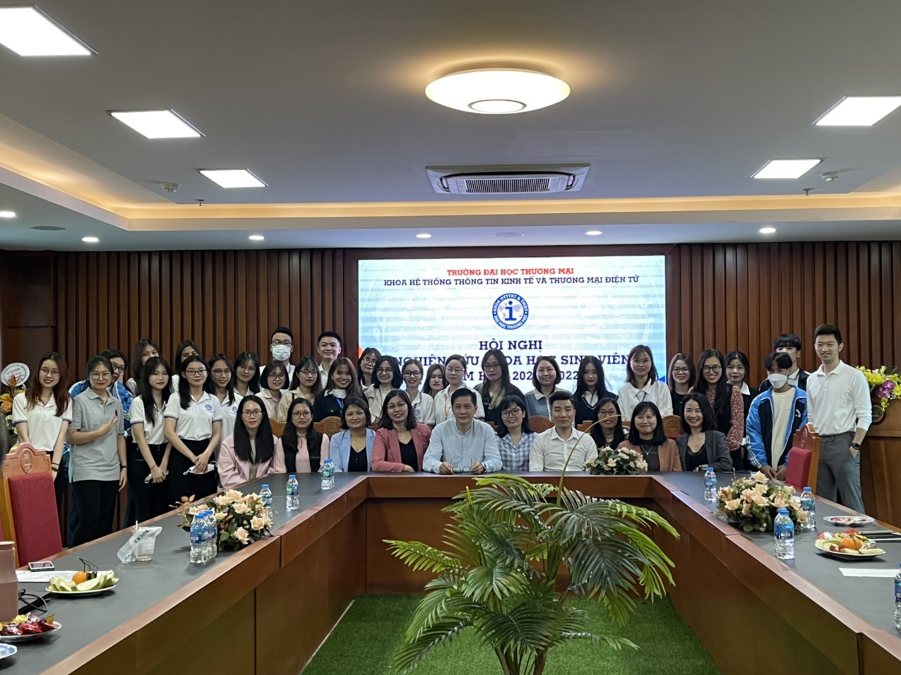 HỘI NGHỊ NGHIÊN CỨU KHOA HỌC SINH VIÊN NĂM 2021-2022